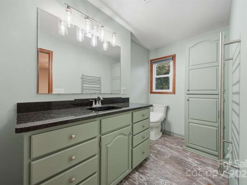 2091 Blowing Rock Boulevard, Lenoir, NC 28645.  MLS# CAR4330538, YatesRealty ID 35125. 