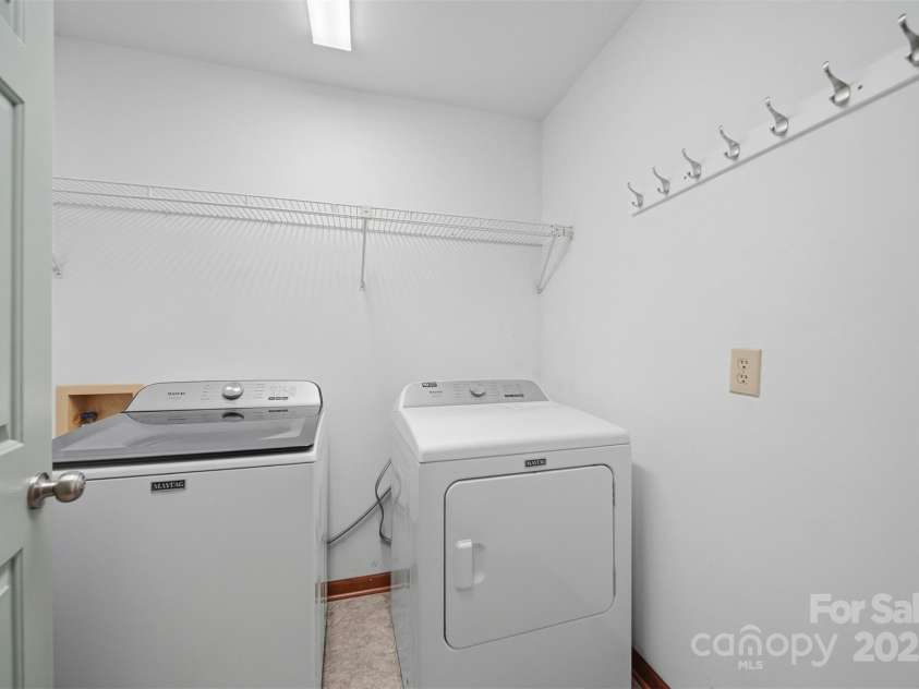 2091 Blowing Rock Boulevard, Lenoir, NC 28645.  MLS# CAR4330538, YatesRealty ID 35125. 