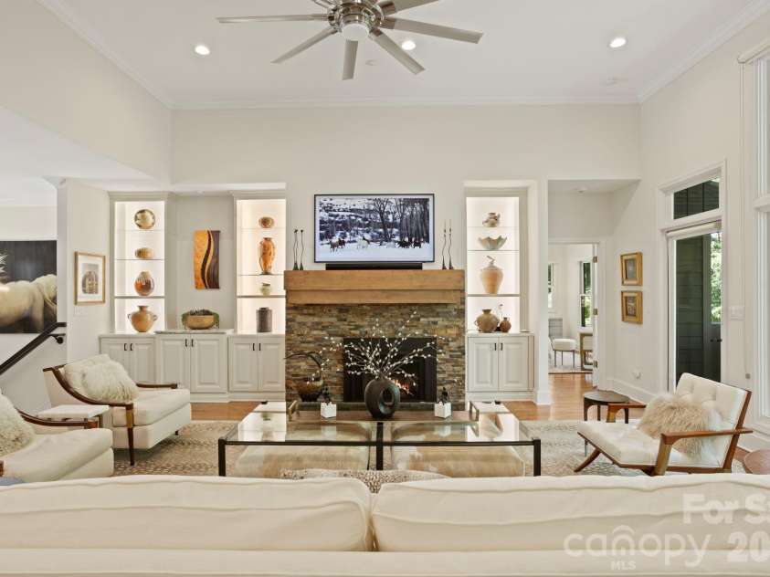 20 Fernridge Court, Flat Rock, NC 28731.  MLS# CAR4383605, YatesRealty ID 35126. 