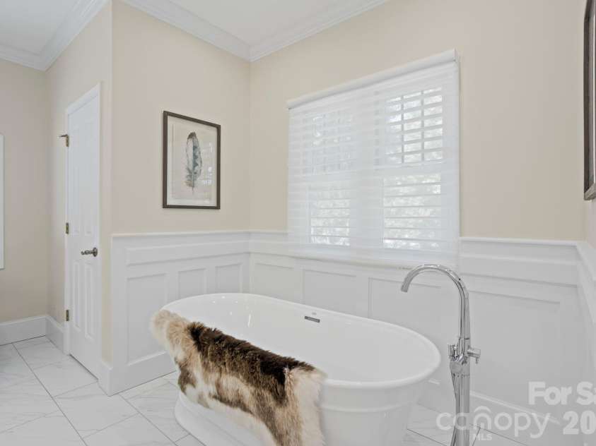 20 Fernridge Court, Flat Rock, NC 28731.  MLS# CAR4383605, YatesRealty ID 35126. 