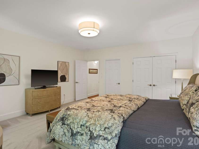 20 Fernridge Court, Flat Rock, NC 28731.  MLS# CAR4383605, YatesRealty ID 35126. 