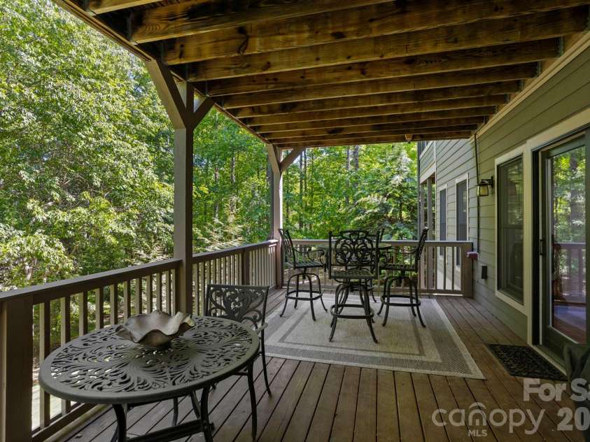 20 Fernridge Court, Flat Rock, NC 28731.  MLS# CAR4383605, YatesRealty ID 35126. 