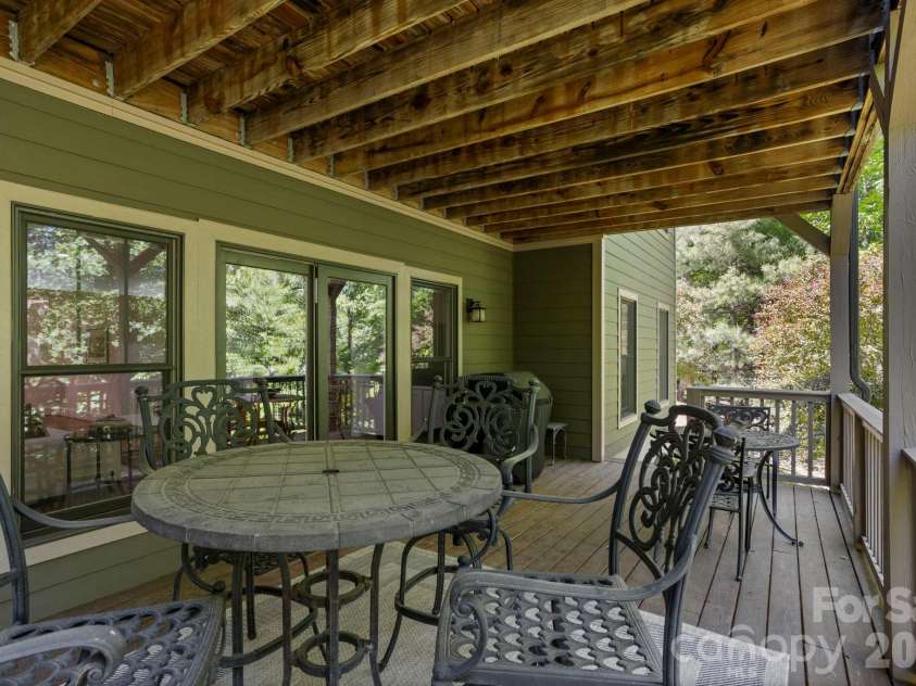 20 Fernridge Court, Flat Rock, NC 28731.  MLS# CAR4383605, YatesRealty ID 35126. 