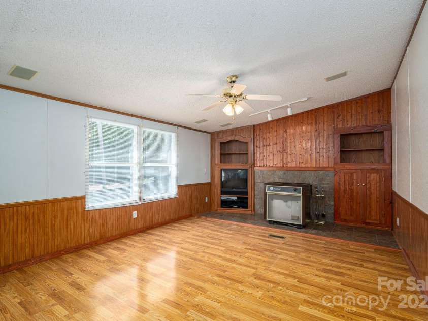 2068 Kollege Lane, Crouse, NC 28033.  MLS# CAR4296113, YatesRealty ID 35127. 