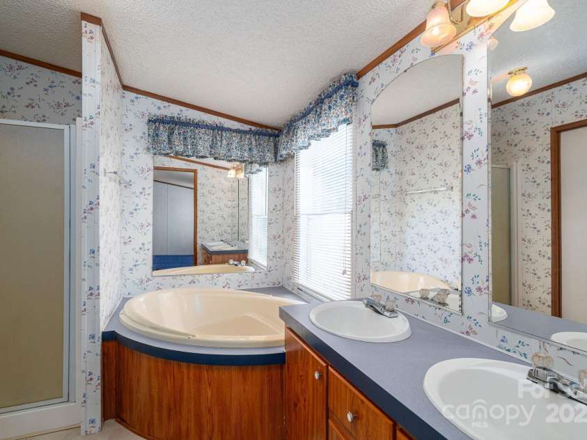 2068 Kollege Lane, Crouse, NC 28033.  MLS# CAR4296113, YatesRealty ID 35127. 