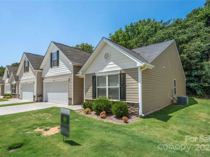 1131 Amberlight Circle, Salisbury, NC 28144.  MLS# CAR4284339, YatesRealty ID 35128. 