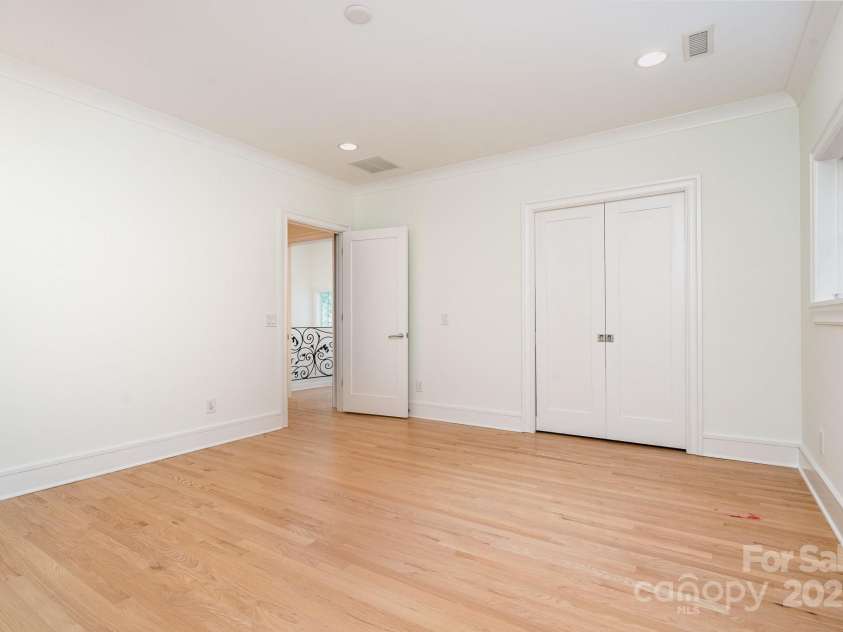 1665 Sterling Road, Charlotte, NC 28209.  MLS# CAR4234342, YatesRealty ID 35129. 