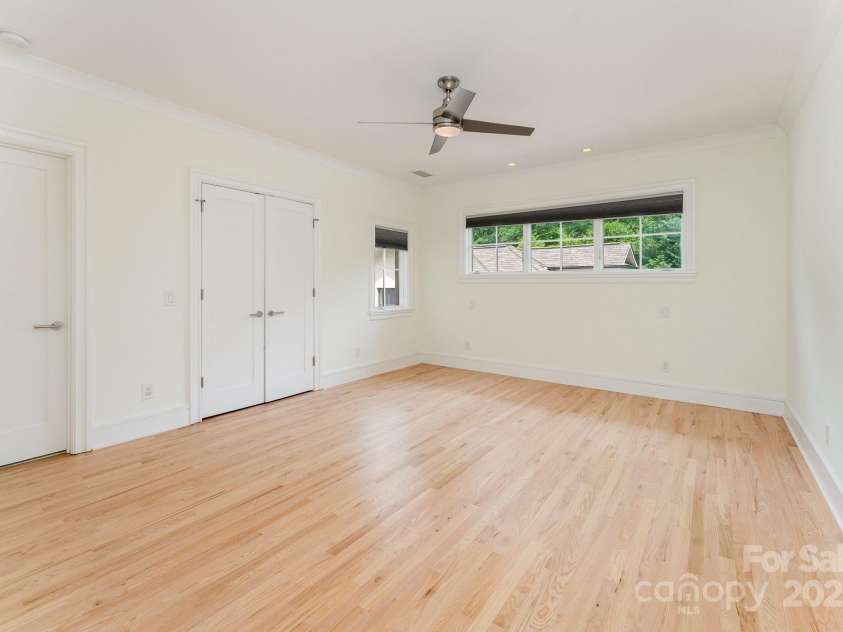 1665 Sterling Road, Charlotte, NC 28209.  MLS# CAR4234342, YatesRealty ID 35129. 