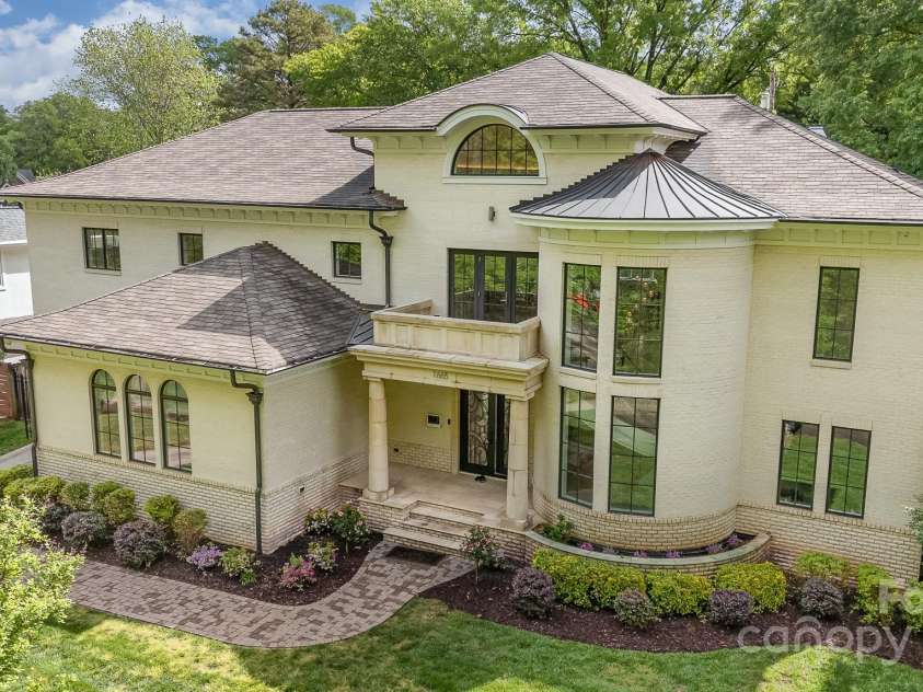 1665 Sterling Road, Charlotte, NC 28209.  MLS# CAR4234342, YatesRealty ID 35129. 