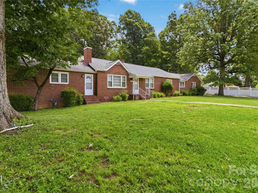3836 York Street, Sharon, SC 29742.  MLS# CAR4399604, YatesRealty ID 35129. 