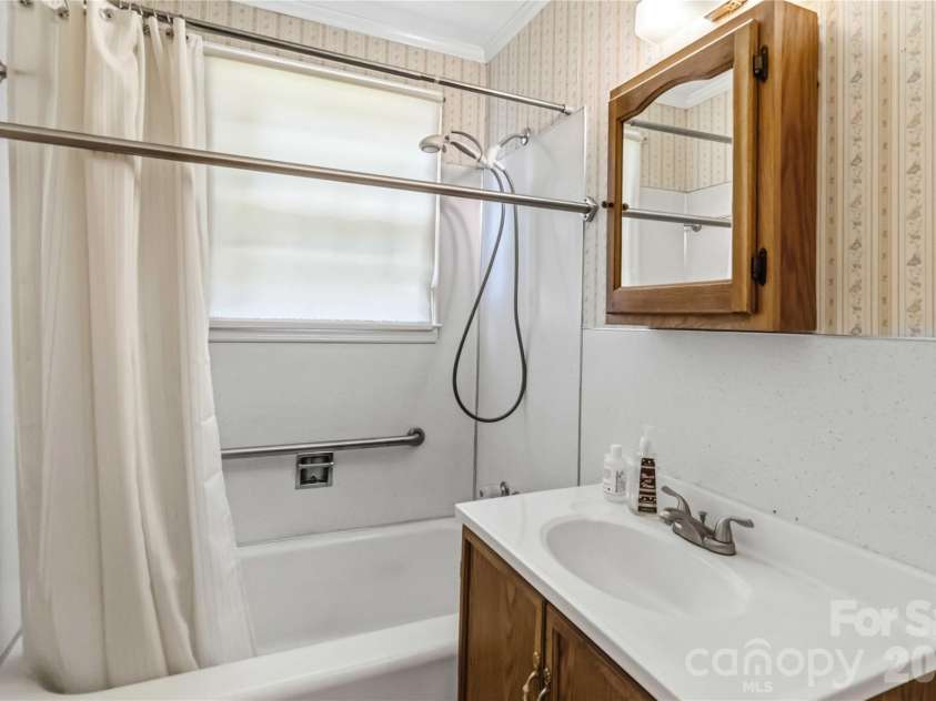 3836 York Street, Sharon, SC 29742.  MLS# CAR4399604, YatesRealty ID 35129. 