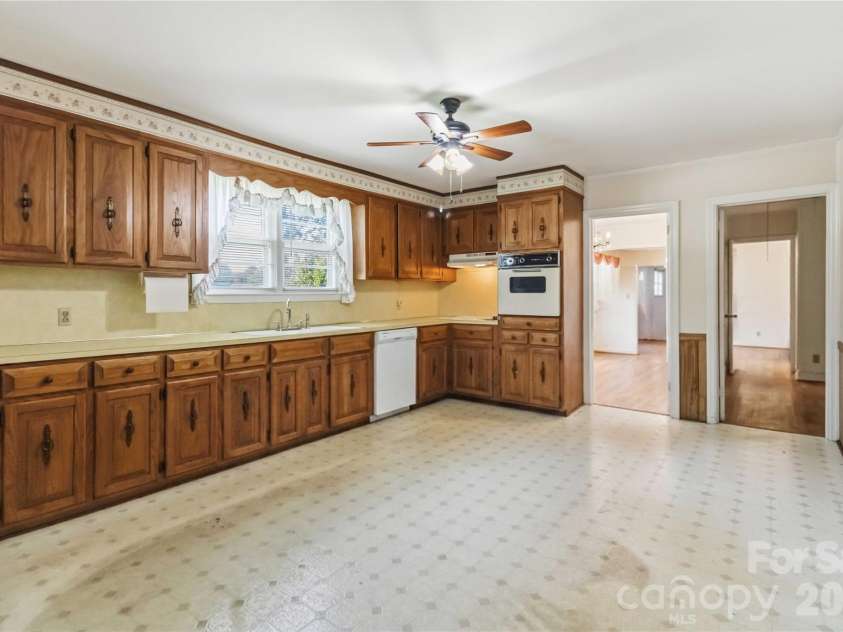 3836 York Street, Sharon, SC 29742.  MLS# CAR4399604, YatesRealty ID 35129. 