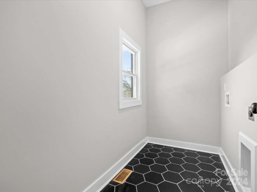 3332 York Highway, Gastonia, NC 28052.  MLS# CAR4202945, YatesRealty ID 3513. 