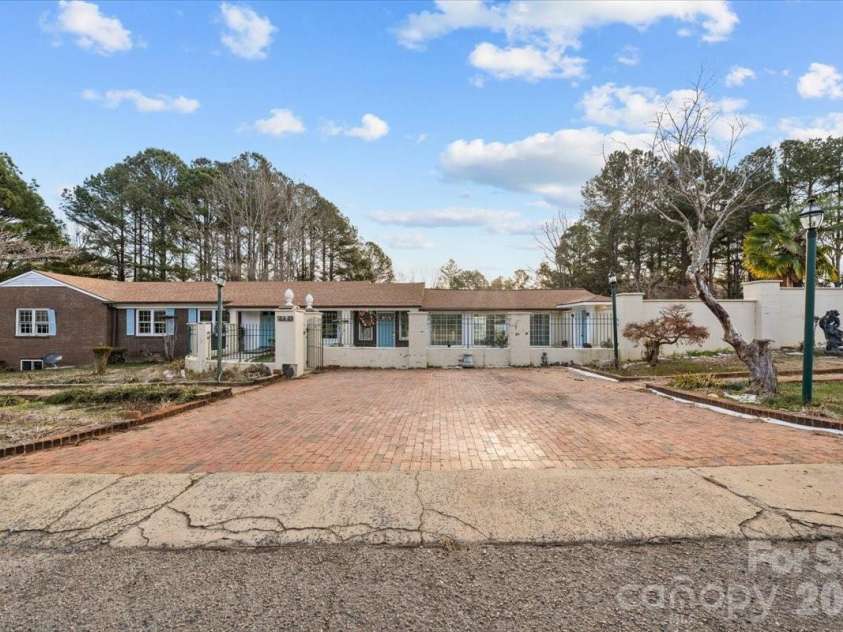 444 Craven Street, Star, NC 27356.  MLS# CAR4342573, YatesRealty ID 3513. 