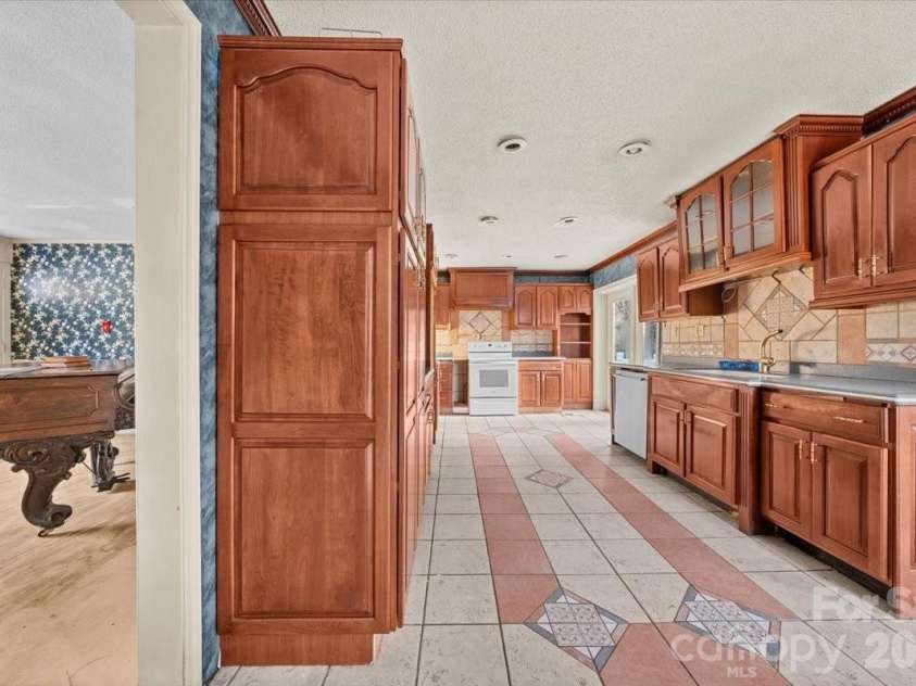 444 Craven Street, Star, NC 27356.  MLS# CAR4342573, YatesRealty ID 3513. 