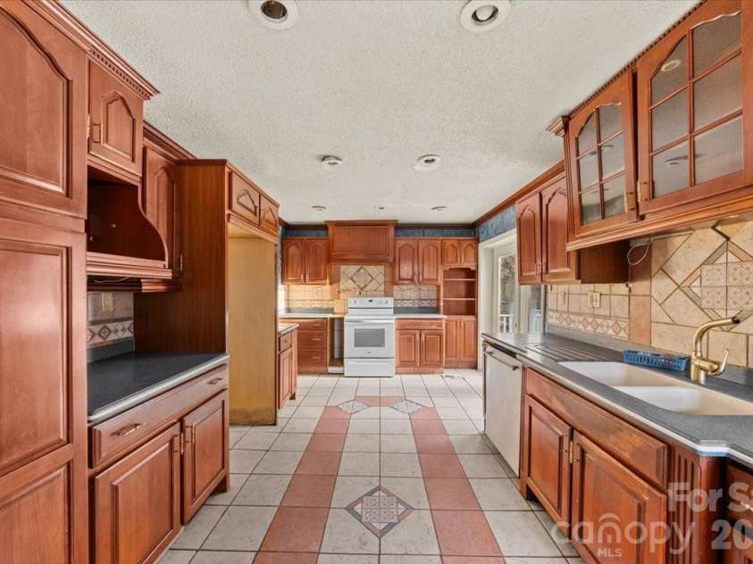444 Craven Street, Star, NC 27356.  MLS# CAR4342573, YatesRealty ID 3513. 
