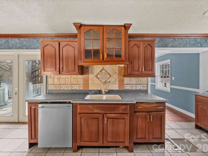 444 Craven Street, Star, NC 27356.  MLS# CAR4342573, YatesRealty ID 3513. 