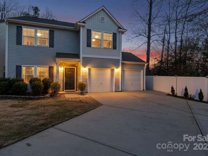 7323 Reece Valley Court, Charlotte, NC 28227.  MLS# CAR4329291, YatesRealty ID 3513. 