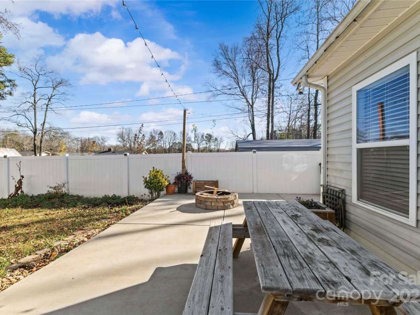 7323 Reece Valley Court, Charlotte, NC 28227.  MLS# CAR4329291, YatesRealty ID 3513. 