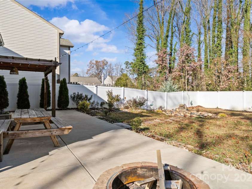 7323 Reece Valley Court, Charlotte, NC 28227.  MLS# CAR4329291, YatesRealty ID 3513. 