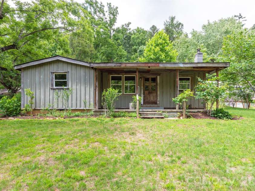 80 Webb Cove Road, Asheville, NC 28804.  MLS# CAR4396343, YatesRealty ID 35130. 