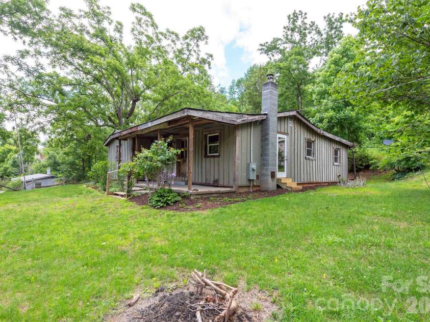 80 Webb Cove Road, Asheville, NC 28804.  MLS# CAR4396343, YatesRealty ID 35130. 