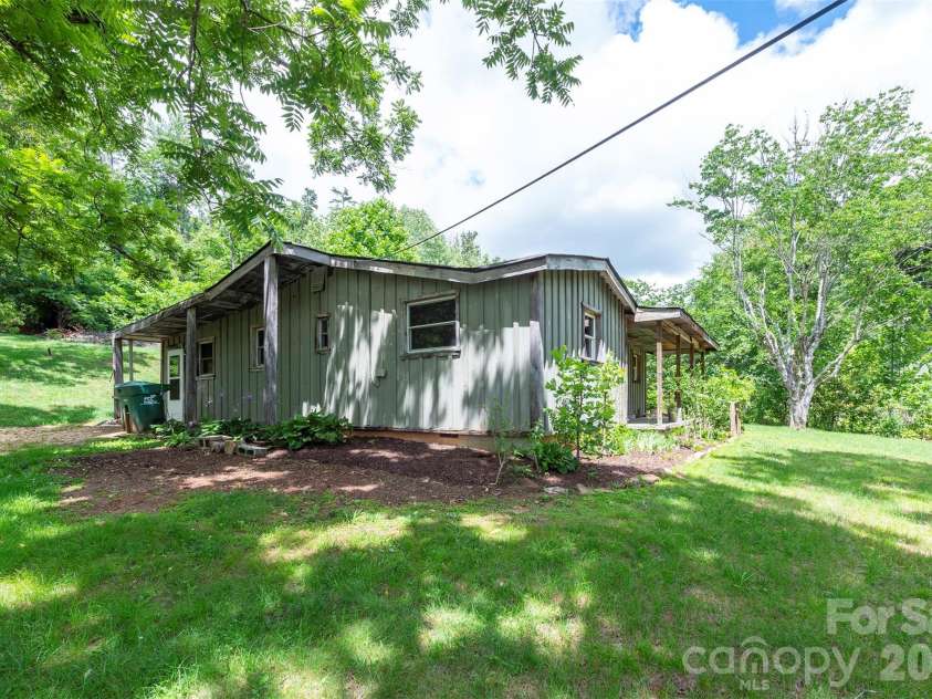 80 Webb Cove Road, Asheville, NC 28804.  MLS# CAR4396343, YatesRealty ID 35130. 