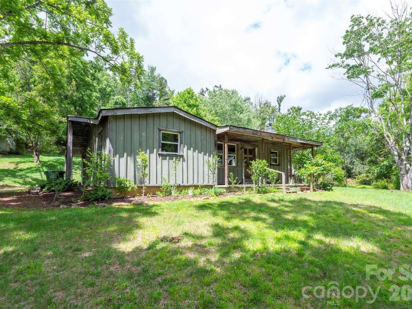 80 Webb Cove Road, Asheville, NC 28804.  MLS# CAR4396343, YatesRealty ID 35130. 