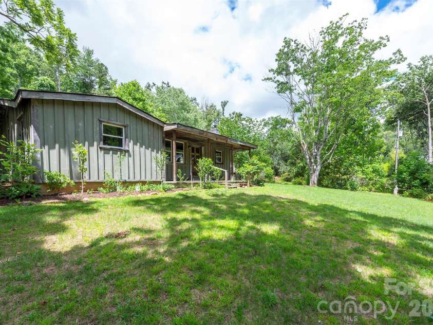 80 Webb Cove Road, Asheville, NC 28804.  MLS# CAR4396343, YatesRealty ID 35130. 