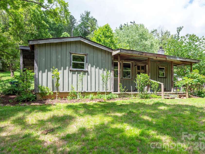 80 Webb Cove Road, Asheville, NC 28804.  MLS# CAR4396343, YatesRealty ID 35130. 