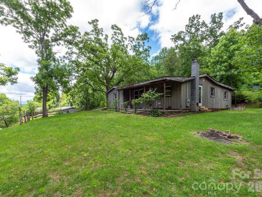80 Webb Cove Road, Asheville, NC 28804.  MLS# CAR4396343, YatesRealty ID 35130. 