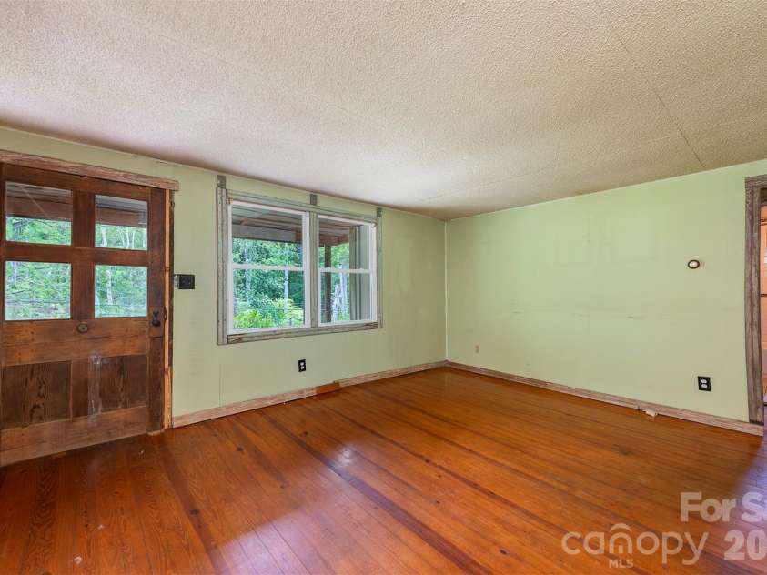 80 Webb Cove Road, Asheville, NC 28804.  MLS# CAR4396343, YatesRealty ID 35130. 