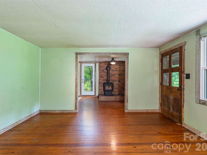 80 Webb Cove Road, Asheville, NC 28804.  MLS# CAR4396343, YatesRealty ID 35130. 