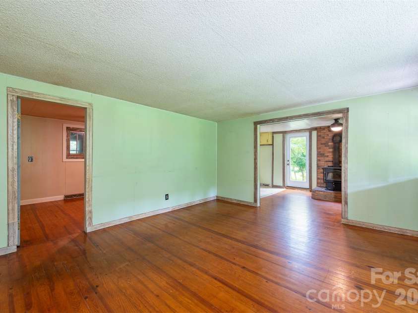 80 Webb Cove Road, Asheville, NC 28804.  MLS# CAR4396343, YatesRealty ID 35130. 
