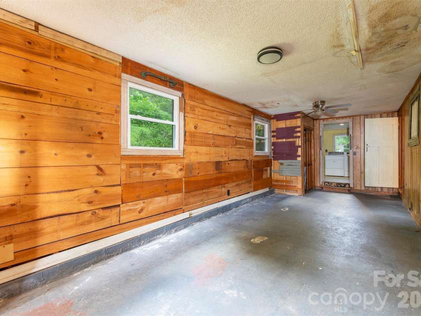 80 Webb Cove Road, Asheville, NC 28804.  MLS# CAR4396343, YatesRealty ID 35130. 