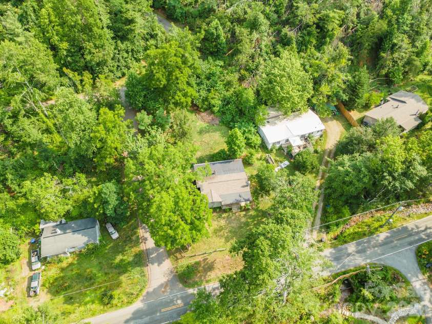 80 Webb Cove Road, Asheville, NC 28804.  MLS# CAR4396343, YatesRealty ID 35130. 