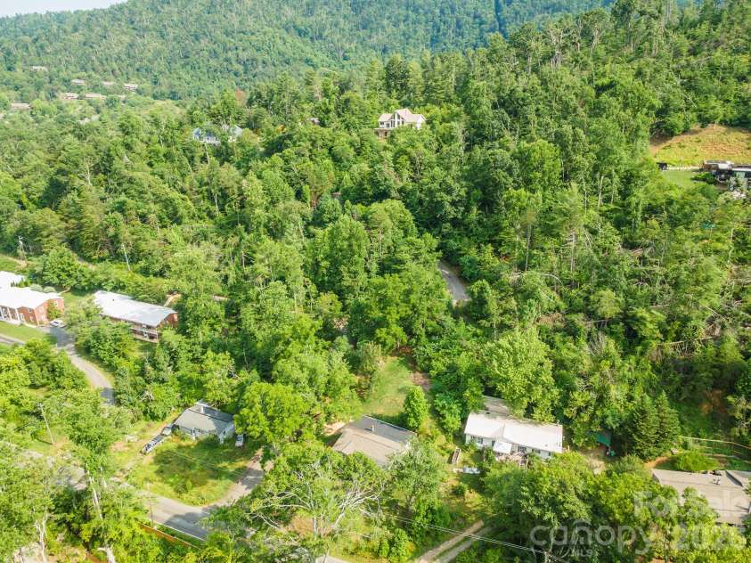 80 Webb Cove Road, Asheville, NC 28804.  MLS# CAR4396343, YatesRealty ID 35130. 