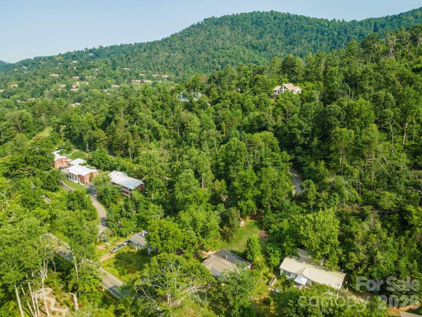 80 Webb Cove Road, Asheville, NC 28804.  MLS# CAR4396343, YatesRealty ID 35130. 