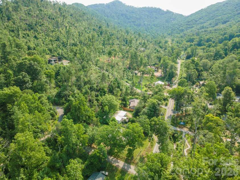 80 Webb Cove Road, Asheville, NC 28804.  MLS# CAR4396343, YatesRealty ID 35130. 