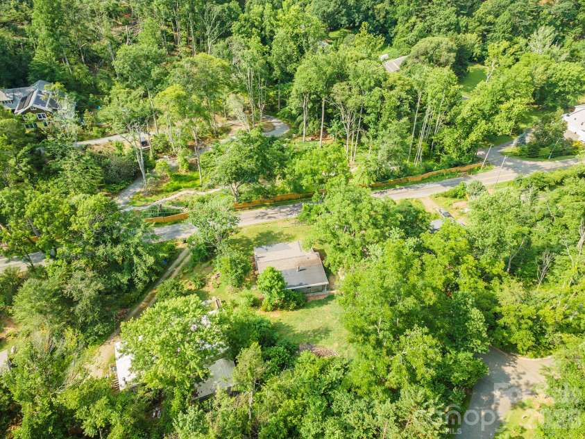 80 Webb Cove Road, Asheville, NC 28804.  MLS# CAR4396343, YatesRealty ID 35130. 