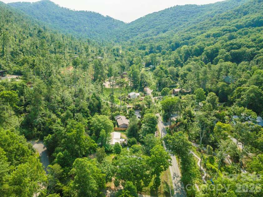 80 Webb Cove Road, Asheville, NC 28804.  MLS# CAR4396343, YatesRealty ID 35130. 