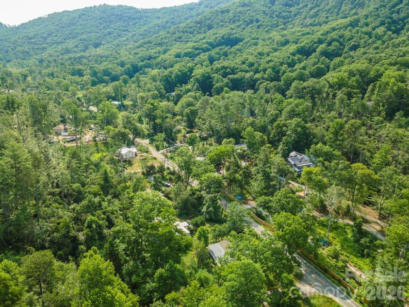 80 Webb Cove Road, Asheville, NC 28804.  MLS# CAR4396343, YatesRealty ID 35130. 