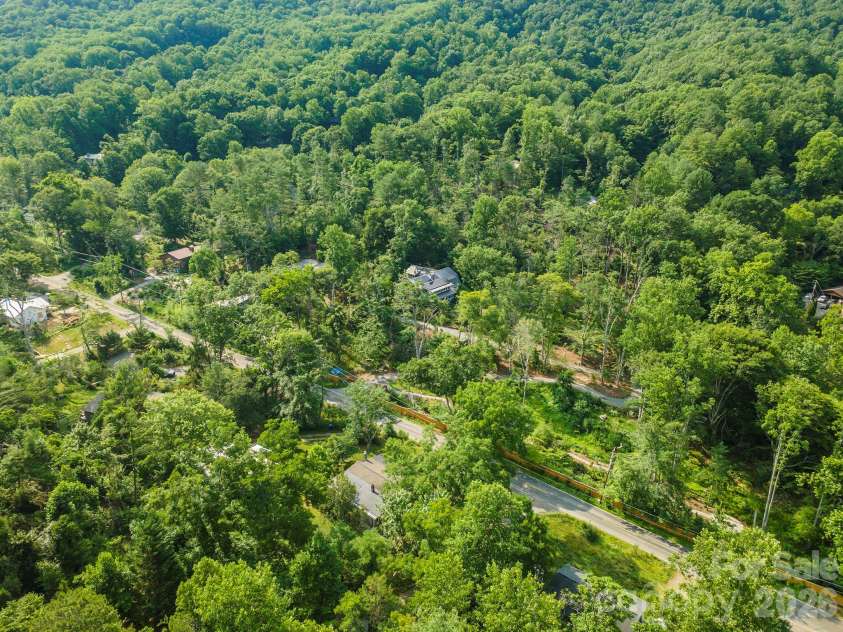 80 Webb Cove Road, Asheville, NC 28804.  MLS# CAR4396343, YatesRealty ID 35130. 