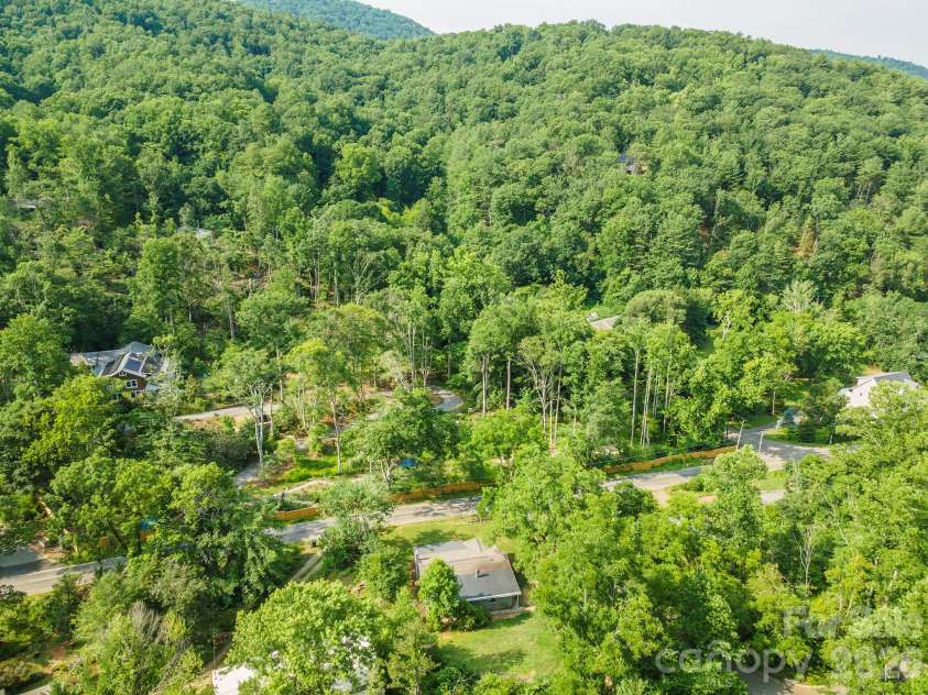 80 Webb Cove Road, Asheville, NC 28804.  MLS# CAR4396343, YatesRealty ID 35130. 
