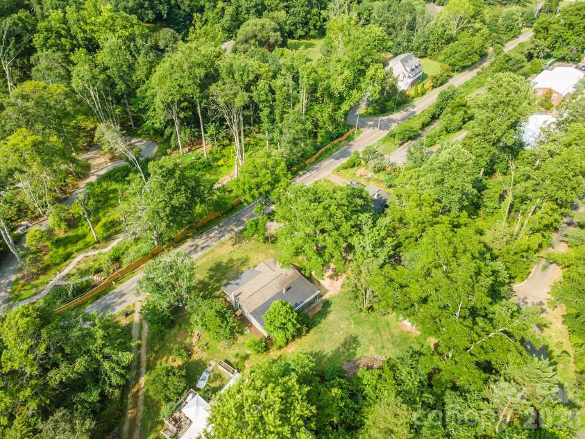 80 Webb Cove Road, Asheville, NC 28804.  MLS# CAR4396343, YatesRealty ID 35130. 