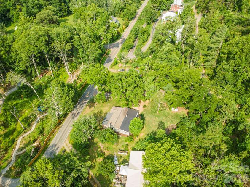 80 Webb Cove Road, Asheville, NC 28804.  MLS# CAR4396343, YatesRealty ID 35130. 