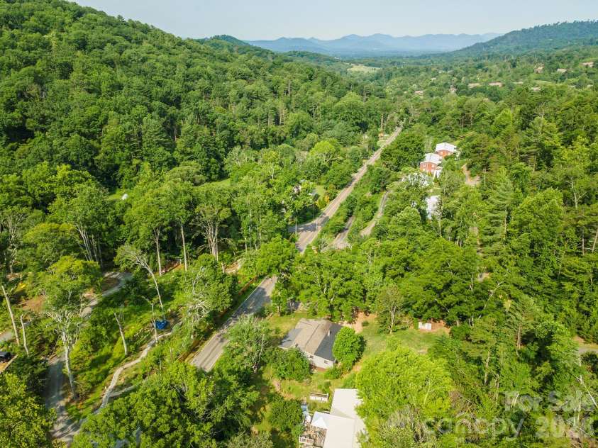 80 Webb Cove Road, Asheville, NC 28804.  MLS# CAR4396343, YatesRealty ID 35130. 