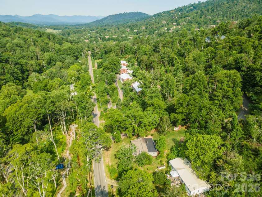 80 Webb Cove Road, Asheville, NC 28804.  MLS# CAR4396343, YatesRealty ID 35130. 