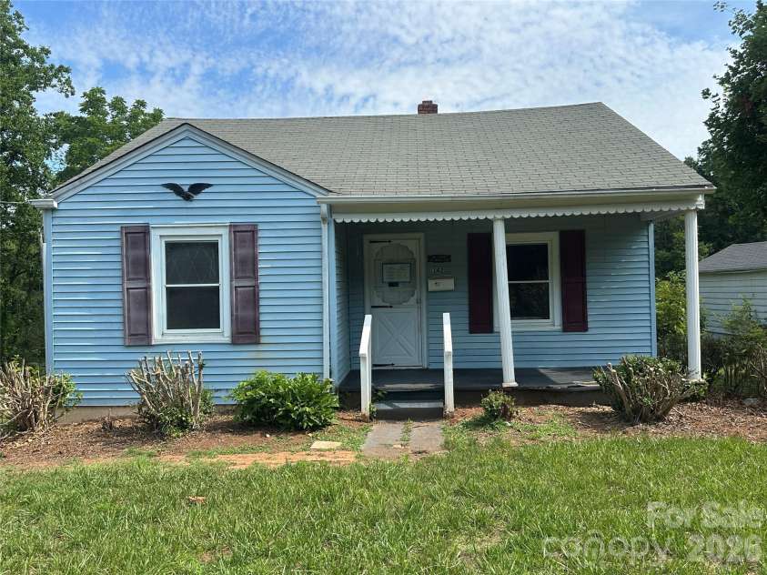142 Reeves Lane, Elkin, NC 28621.  MLS# CAR4397816, YatesRealty ID 35131. 