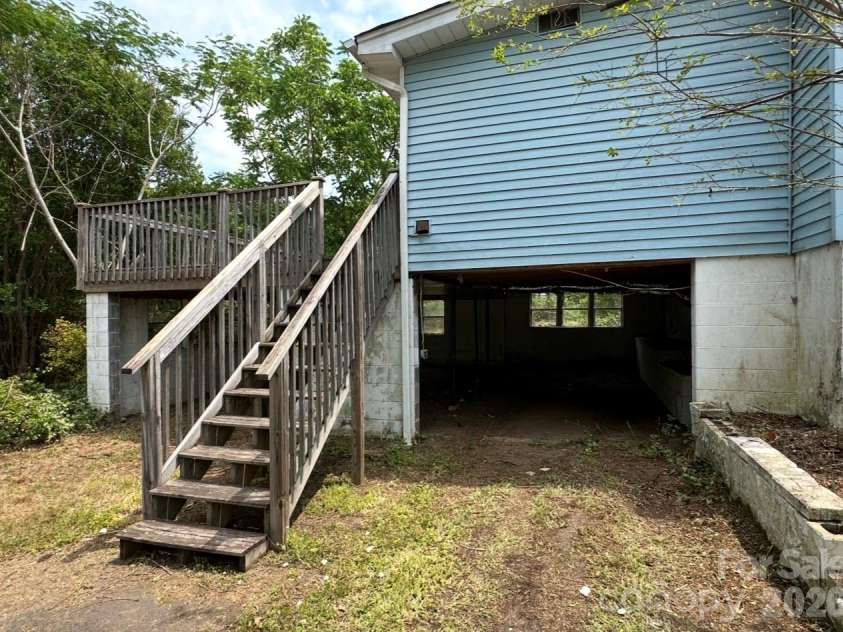 142 Reeves Lane, Elkin, NC 28621.  MLS# CAR4397816, YatesRealty ID 35131. 